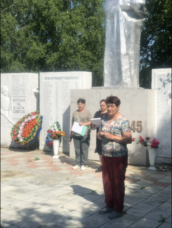 памятники.