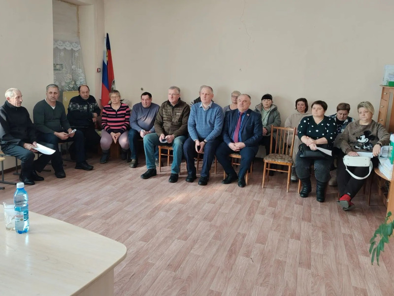 депутаты на отчетной сессии.